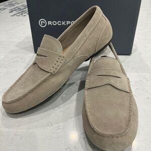 🤎 Rockport Beige Suede Penny Loafers – New in Box – Men’s 12